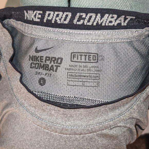 Men’s Nike Pro Combat Fitted Workout Shirt - Picture 4 of 4